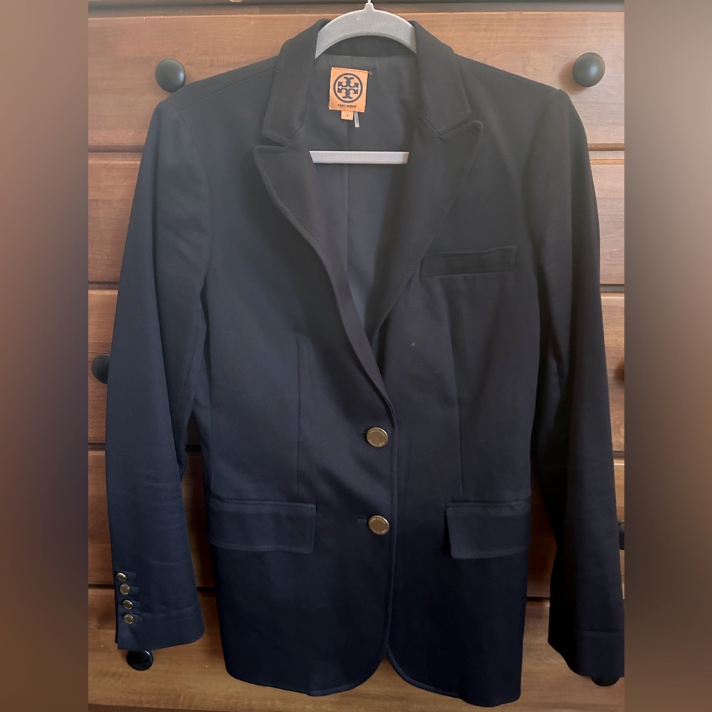 Tory Birch navy blue blazer. Women’s size 8. EUC